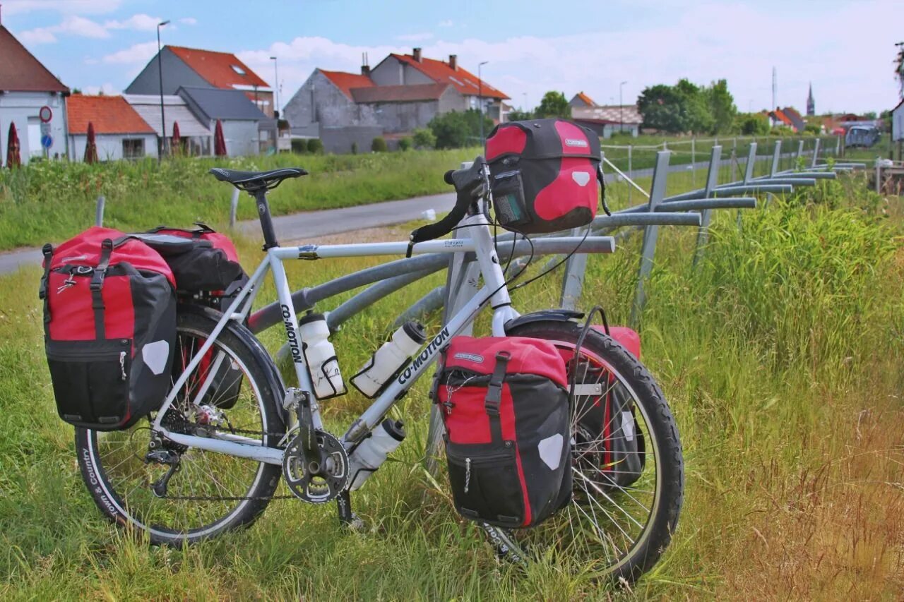 Bike tour. Туринговый походный велосипед. Поход на велосипеде. Велосипед для дальних путешествий. Туринг велосипед.