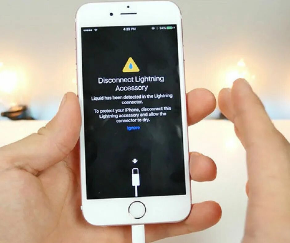 Разъем Lightning iphone обнаружена жидкость. Аварийный обход на айфоне. В разъеме Lightning обнаружена жидкость. Зарядка недоступна в разъеме Lightning обнаружена жидкость. Телефон зарядка вода попала