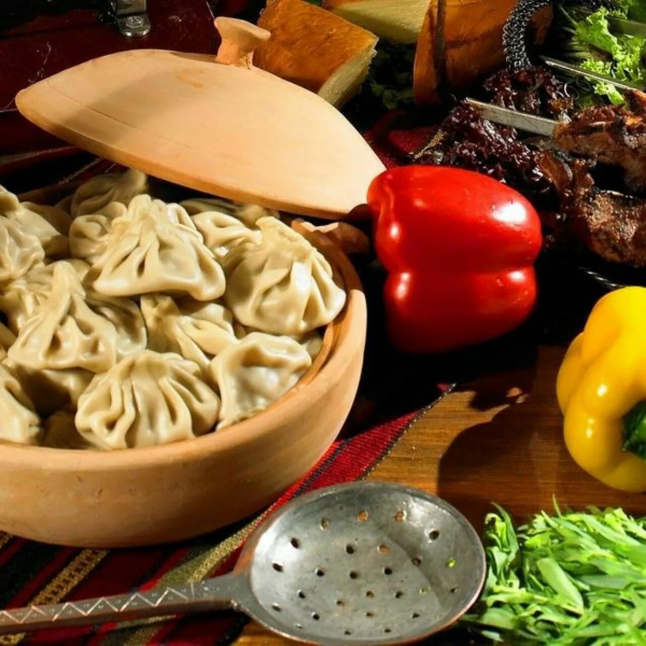 Хинкали фото. Грузинская кухня хинкали. Грузинские пельмени хинкали. Грузия кухня хинкали. Абхазский хинкал.