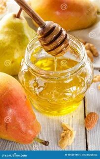 Груша с медом и сыром