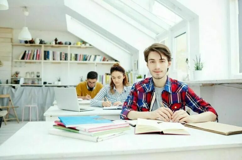 В колледже есть звонки