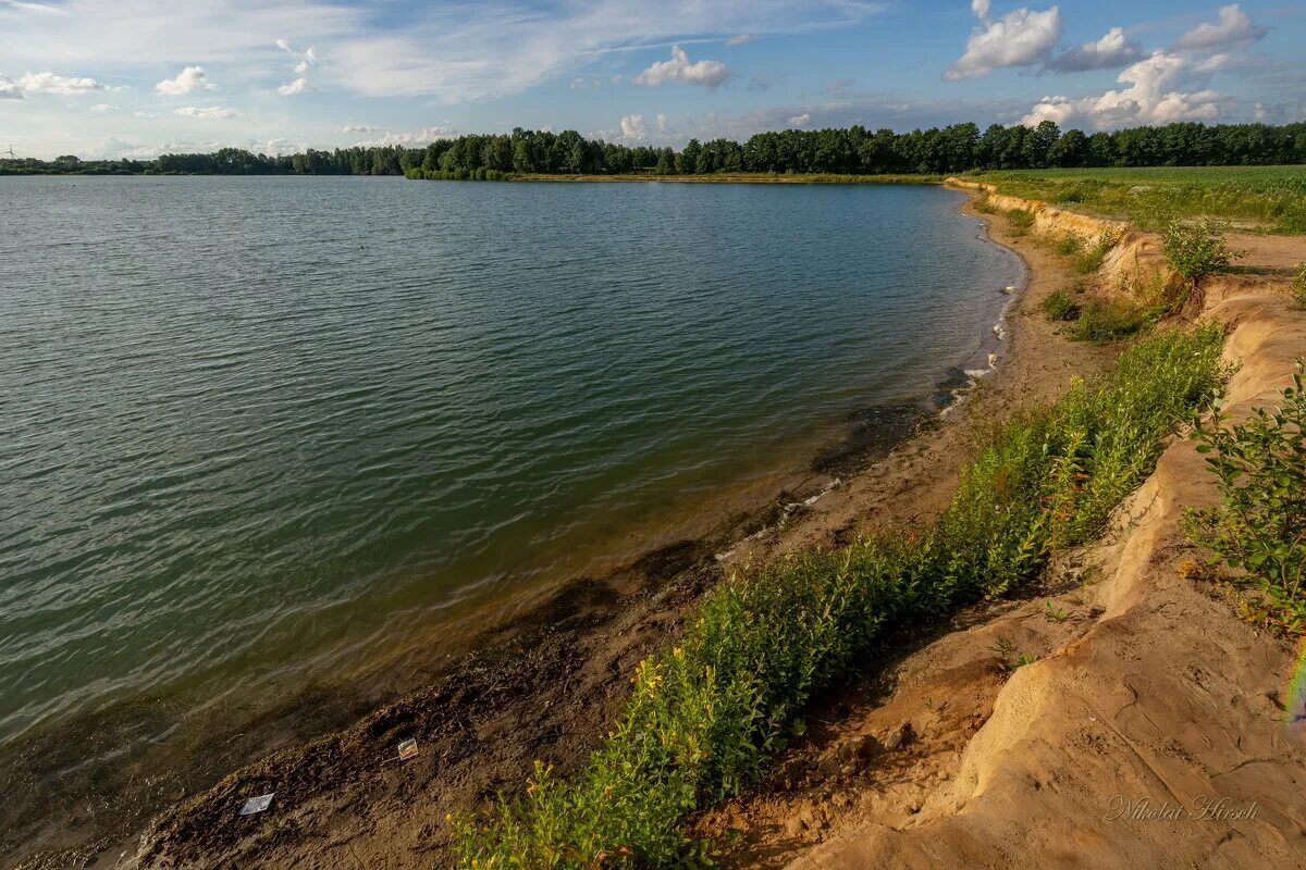 Берег рядом. Озеро Пески Дзержинск. Песчаный берег Лечищево. Озеро песочное Озеры. Песчаный берег Таватуй.