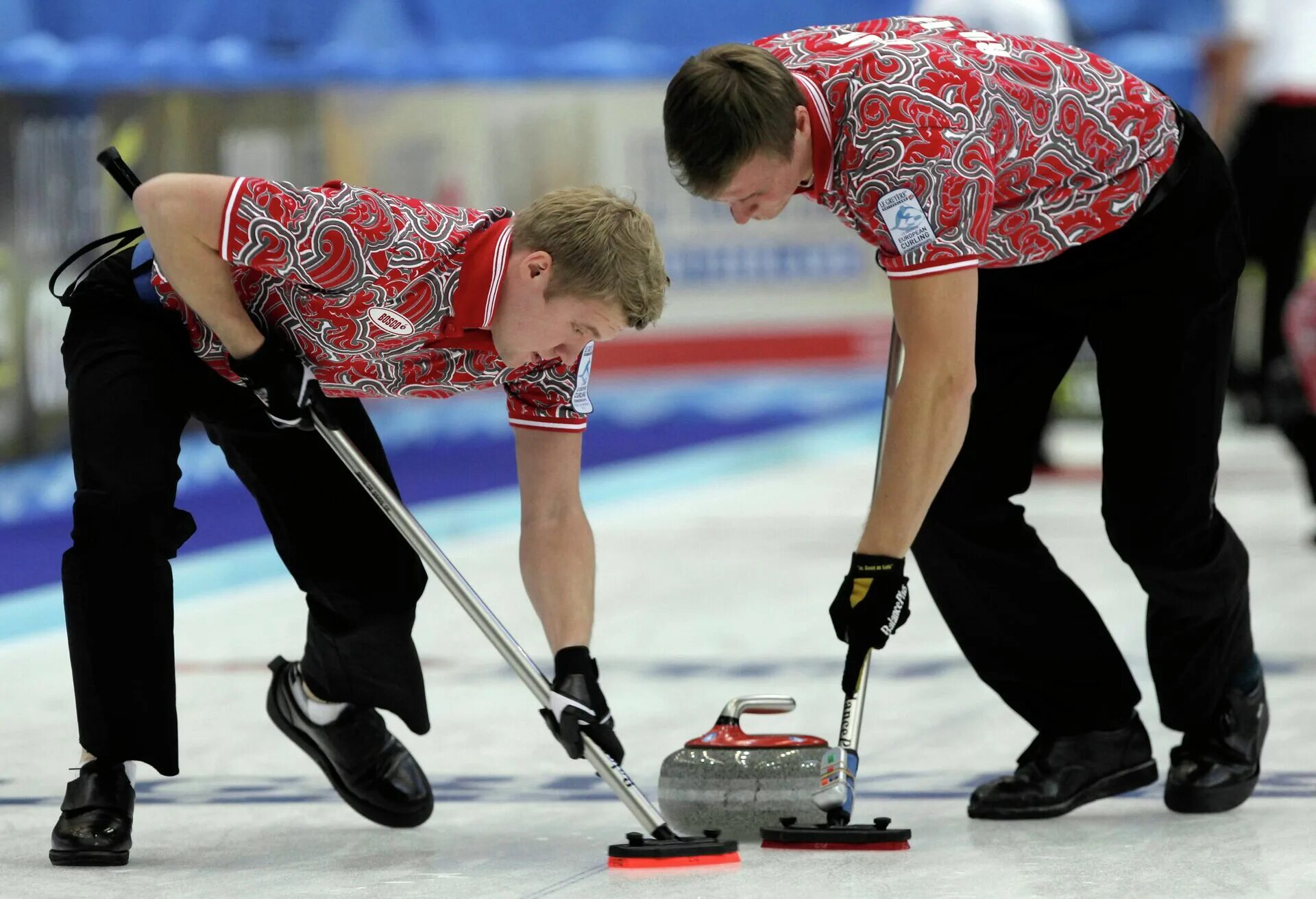 Керлинг европа. Керлинг европа. Кира езех керлинг википедия. Алина ковалева керлинг 2021. Портунова юлия александровна керлинг.