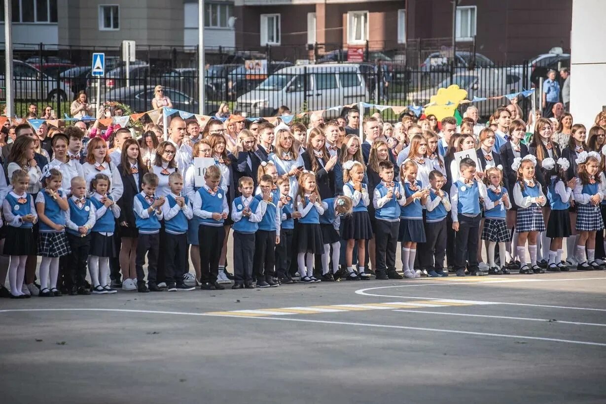 Перемена в школе. Фото школьника. Советские школьники 1 сентября. Нововведения в школах с 1 сентября. Школа медицина будущего.
