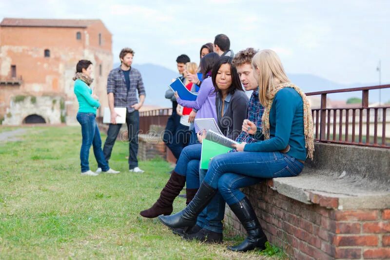 Student park. Студенческие парки. Американские студенты в парке. Студенты в парке ед]т. ФРАГМЕНТЫ парка для студентов.