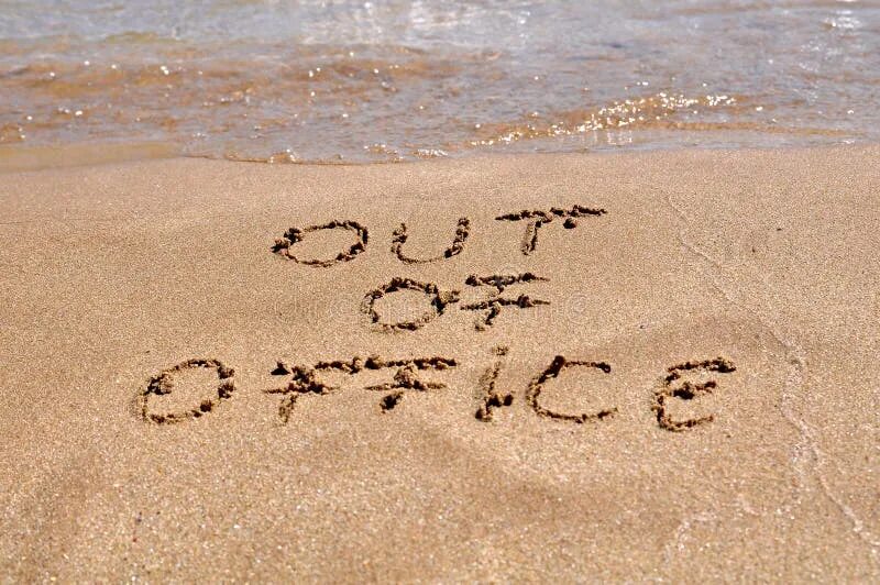 Out of m. Надписи на песке прикольные. out of office отпуск. out of office картинки. аватарка out of office.
