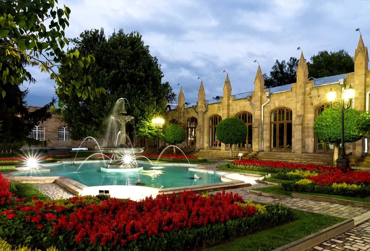 Кисловодск фото. Нарзанная галерея Кисловодск. Кисловодск Курортный парк Нарзанная галерея. Кисловодск достопримечательности Нарзанная галерея. Минеральные воды Нарзанная галерея.