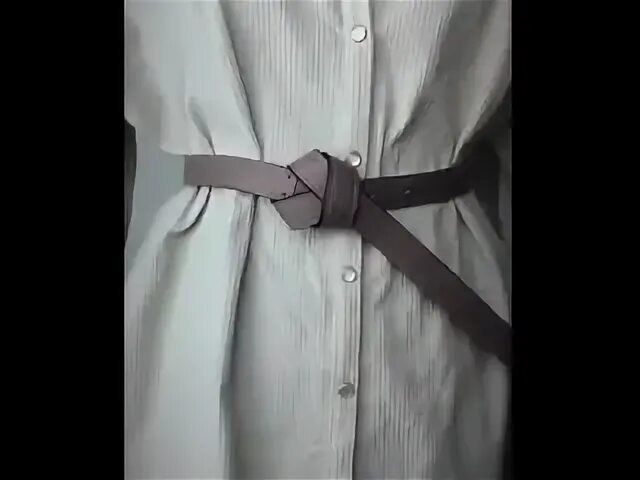 Как завязать пояс на шубе. Мужское пальто с кушаком. пиджак повязанный на поясе. пиджак с ремешком. завязанный пояс на пальто галстуком.