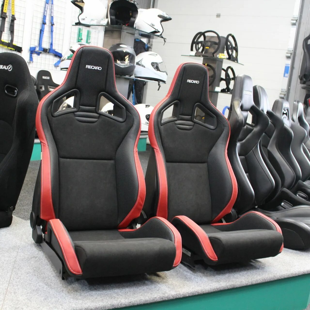 Cs performance. Recaro Sportster CS. Recaro Sportster CS Seat. Recaro cs84. Сиденья Recaro Sportster.