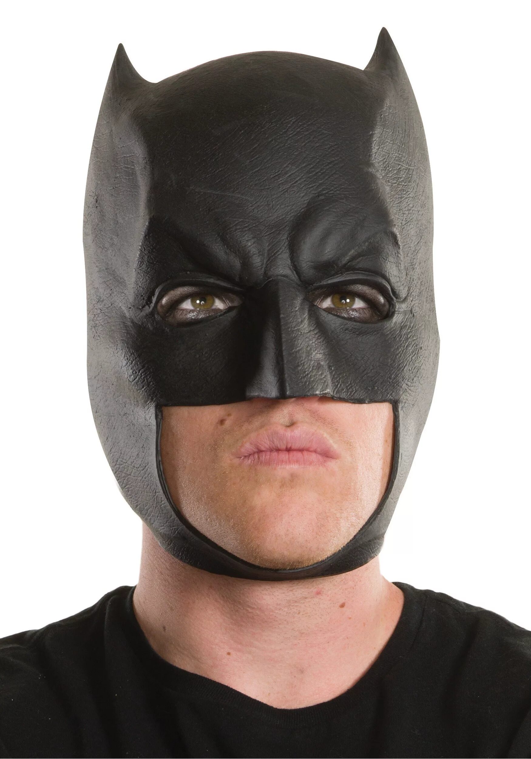 Маска настоящее лицо. Batman Mask. Карнавальная маска "Бэтмен". Бэтмен лицо в маске. Что на голове маски Бэтмена.