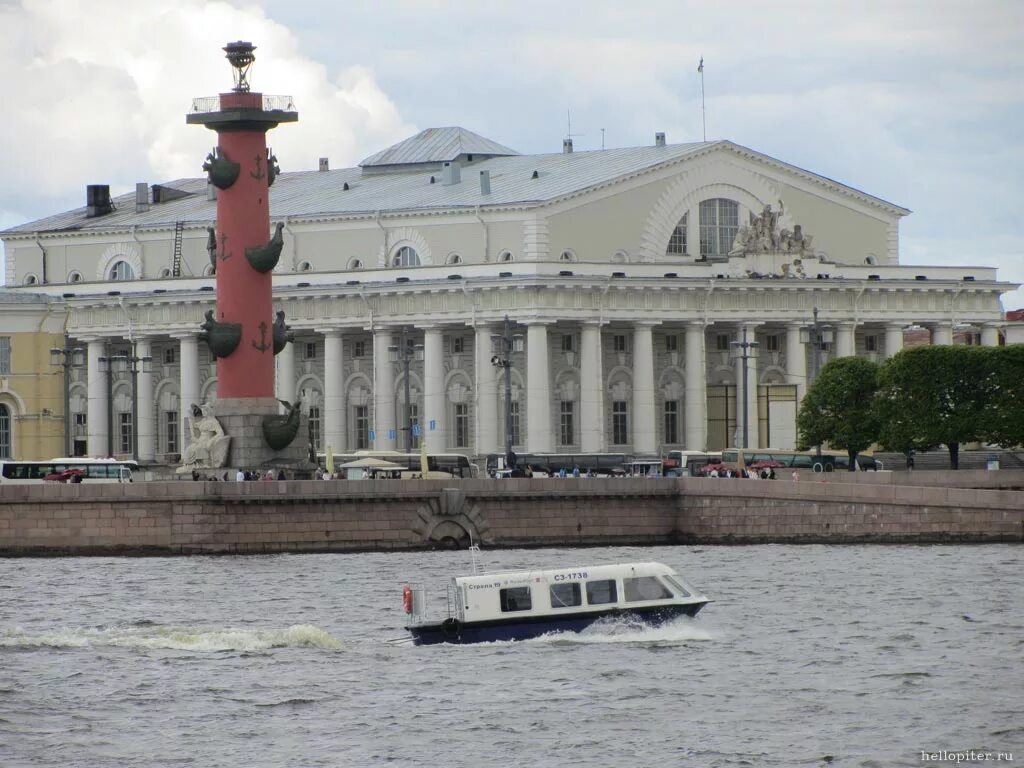стрелка васильевского острова санкт-петербург биржа. ростральные колонны васильевский остров. ансамбль стрелки васильевского острова с биржей. биржа стрелка васильевского острова. петербург биржа васильевский остров.