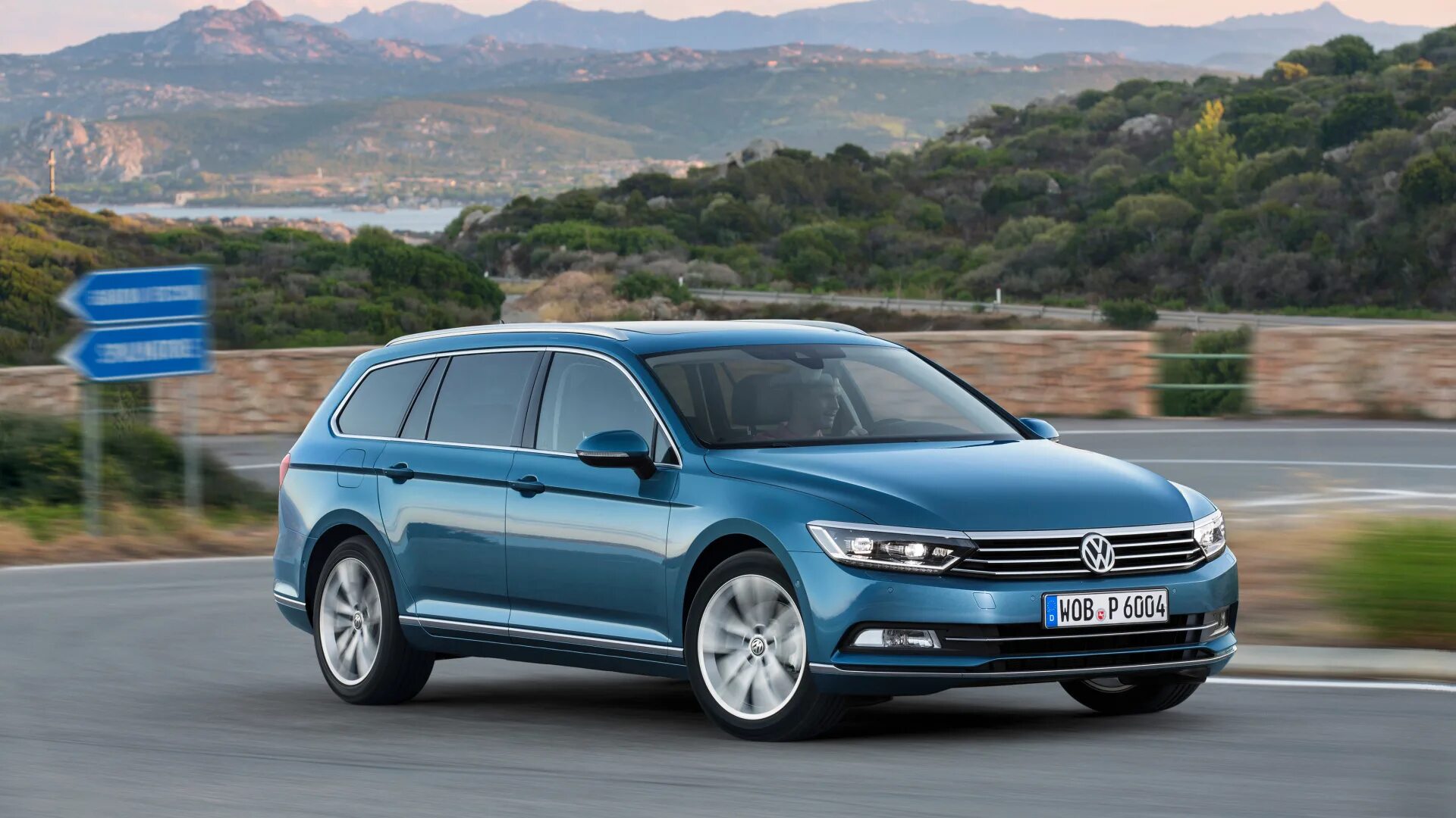 Volkswagen passat variant 2014 г. Volkswagen golf 2018 салон. Фольксваген характеристики комплектации. 4 tsi. Volkswagen tiguan фольксваген тигуан.