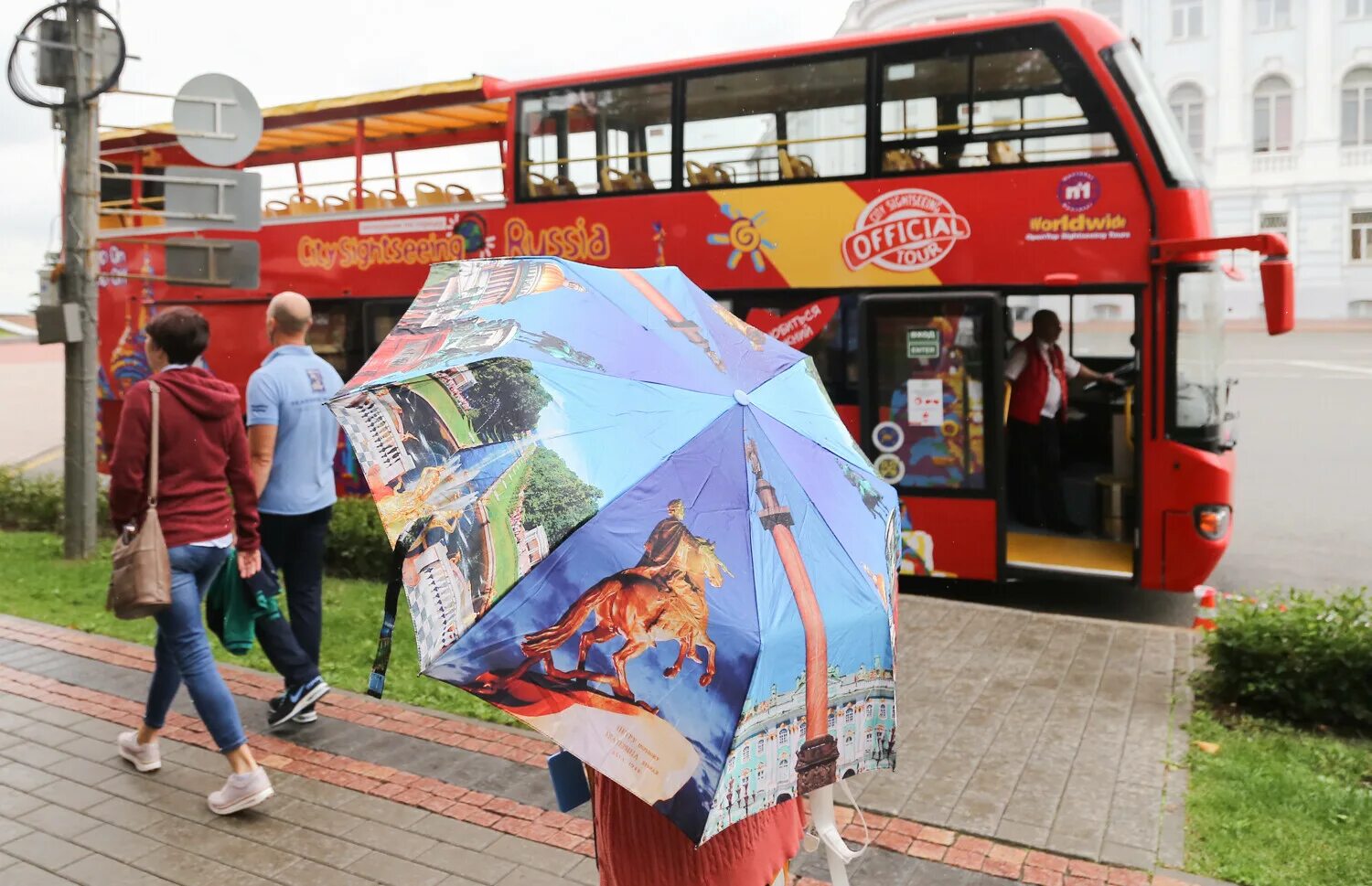 Экскурсионные автобусы нижний. City Sightseeing Нижний Новгород автобус. Экскурсионный автобус Нижний Новгород. City Sightseeing Нижний Новгород. Нижний Новгород Нижне-Волжская набережная остановка City Sightseeing.