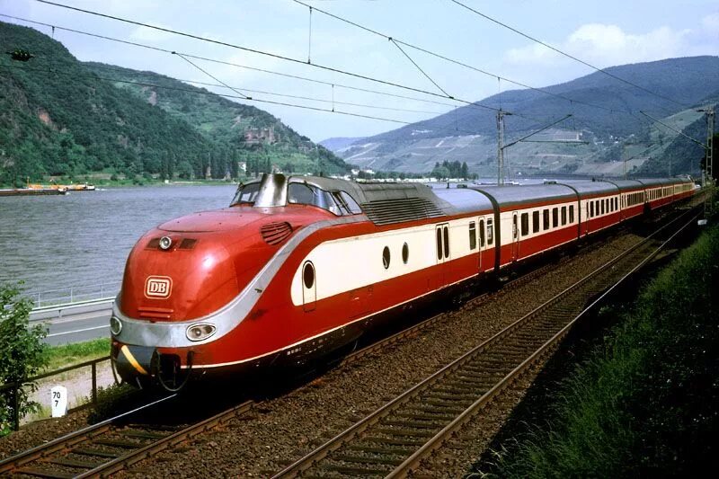 Ист экспресс турция. Zssk 500х250. Поезд италия швейцария bernina express. Kars eastern express. See express.