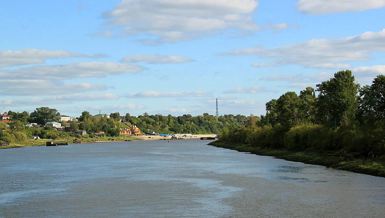 Берег реки волга ульяновска. Левый берег волги. Шомиково чувашия берег волги. Левый берег волги. Берег реки костромы.