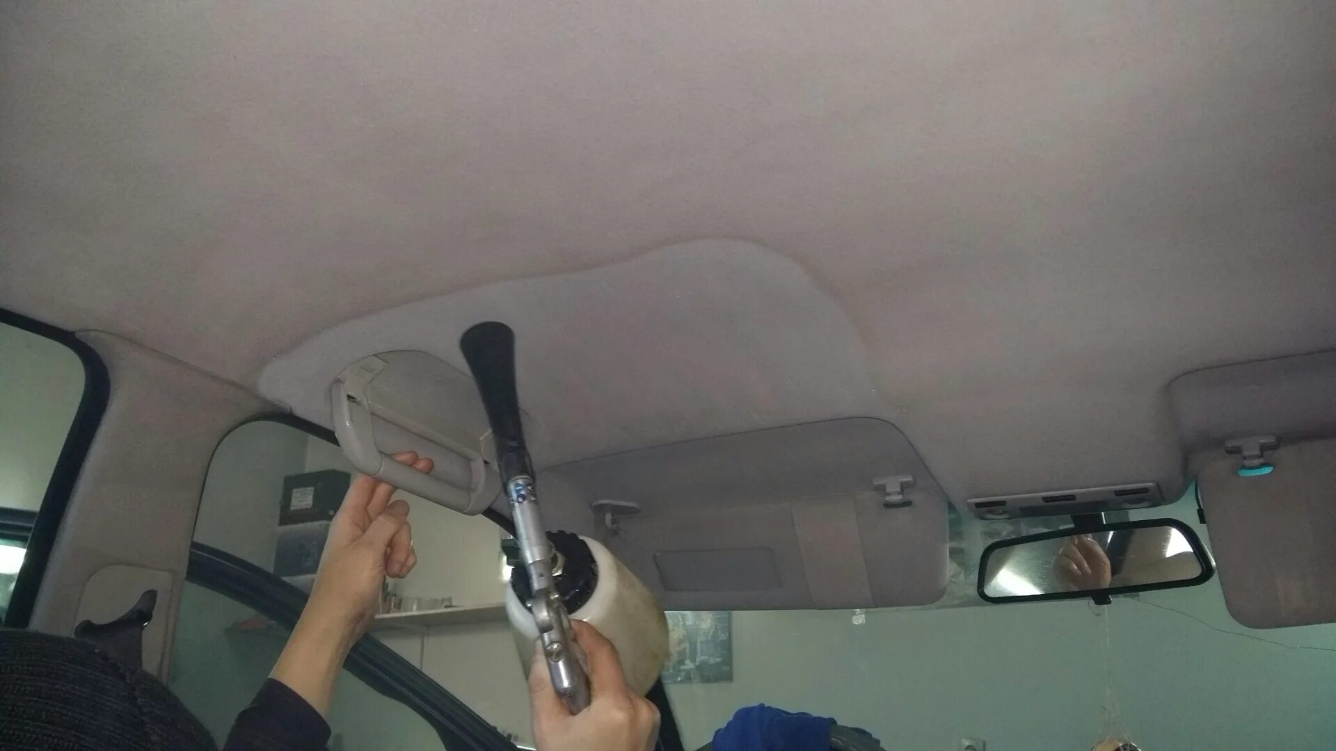 Химчистка салона. Химчистка потолка автомобиля. Чистка салона авто. Химчистка салона автомобиля торнадором. Химчистка торнадором.