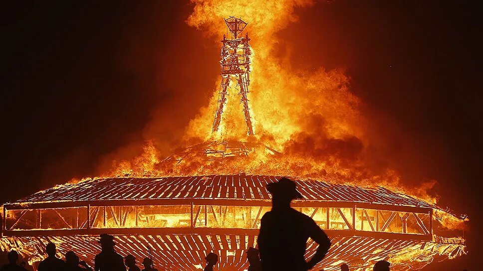 Берн фестиваль. Фестиваль бернинг мэн 2019. Фестиваль burning man в сша. Берн фестиваль. Фестиваль в пустыне невада burning man 2022.