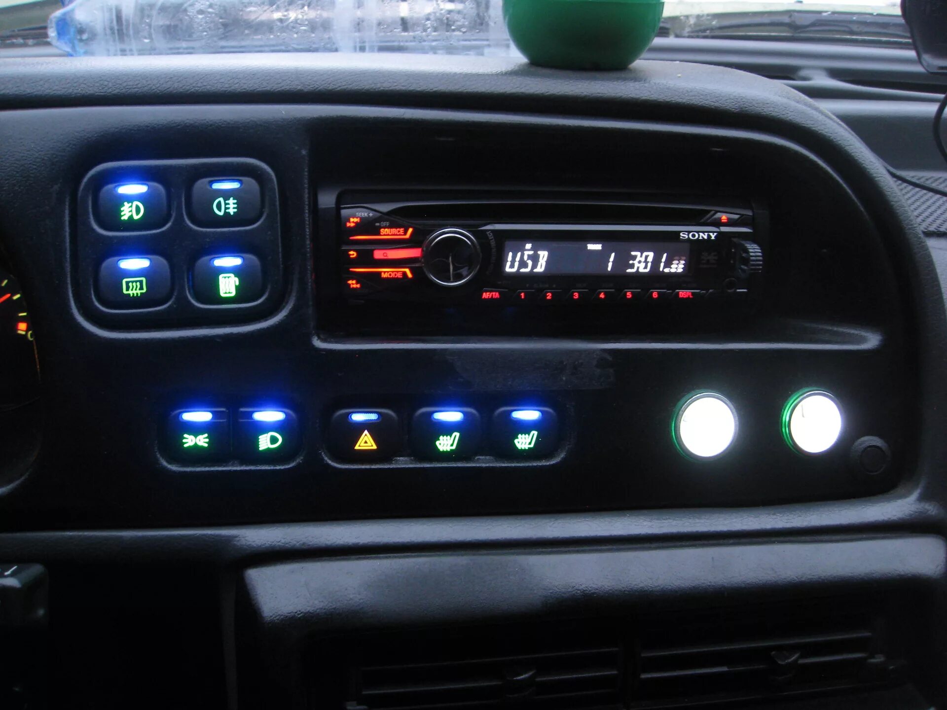 Кнопки торпеды ваз. Кнопки торпеды ваз. Штатные кнопки ваз 2114. Консоли панели ваз 2115 приборов. Кнопки управления на ваз 2115 люкс.