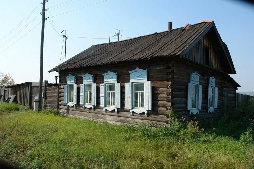 Советский дом в деревне. Дом в деревне. Старый дом в деревне. Дом в селе. Деревенский дом СССР.