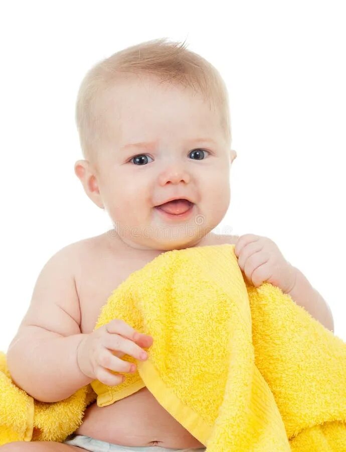 Baby and yellow. Младенец в желтом. Малыш желтый. Малыш в желтом полотенце. Малыш в желтом милый.