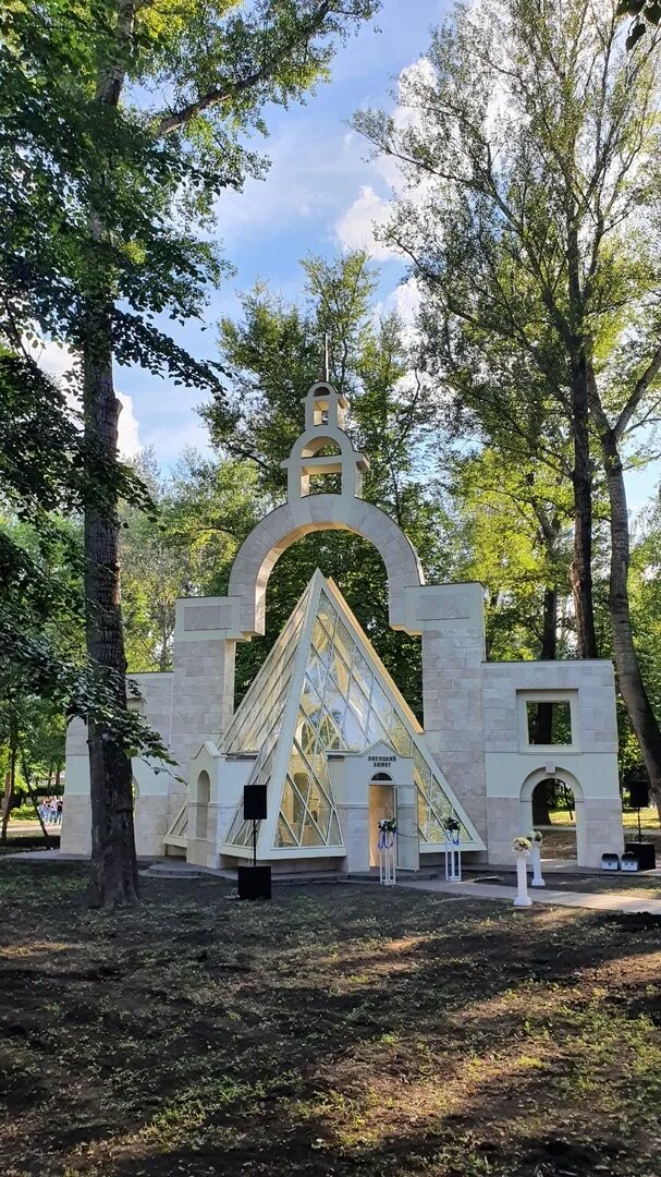 Нижний парк Липецк Минеральные воды. Нижний парк Липецк бювет. Бювет в Нижнем парке в Липецке. Липецк минеральный источник Нижний парк. Источник вода нижний