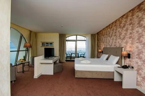 Gloria grand hotel