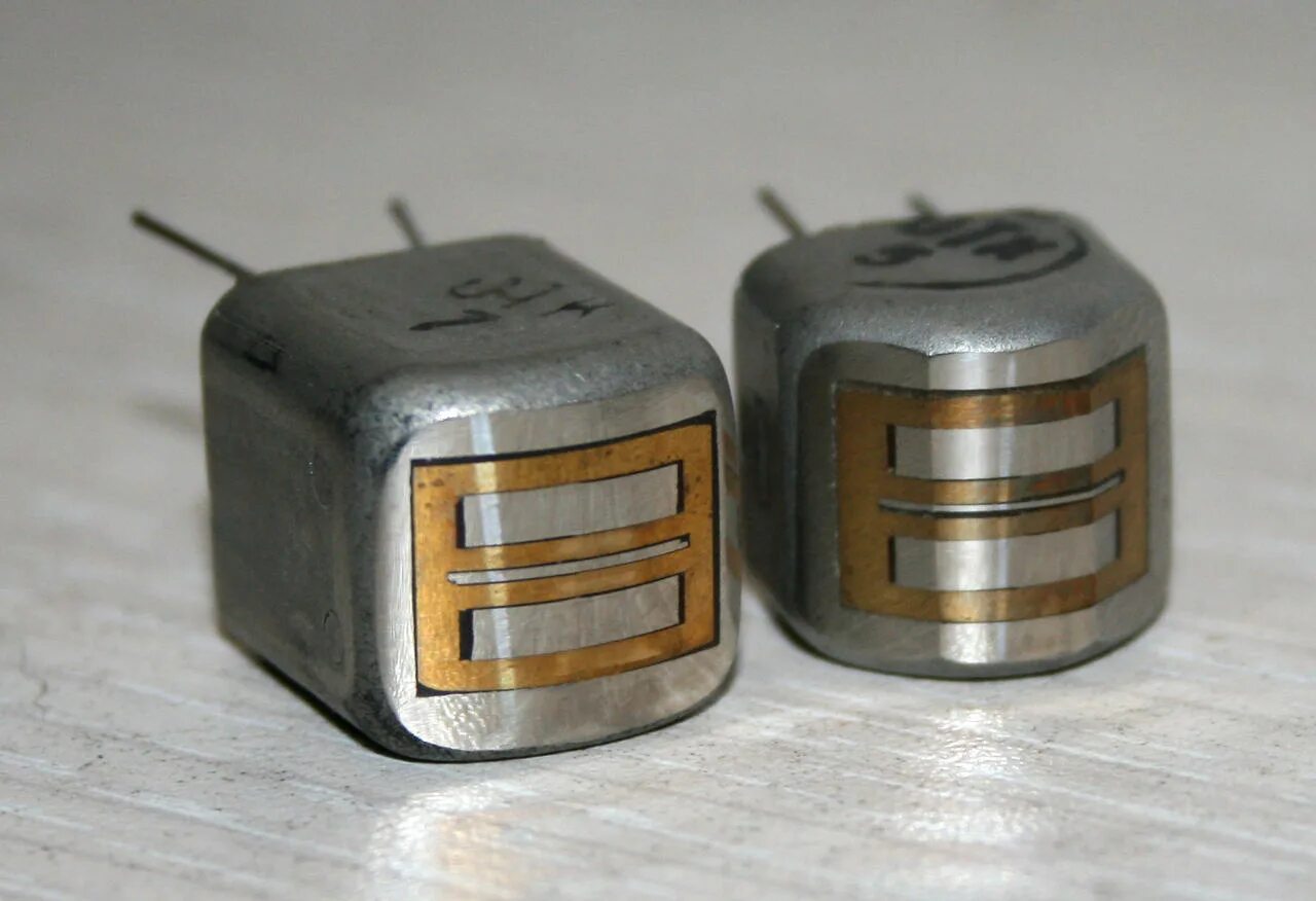 310. магнитные головки магнитофонов. магнитная головка д8440 с1. 6д24н головка. магнитные головки магнитофонов.