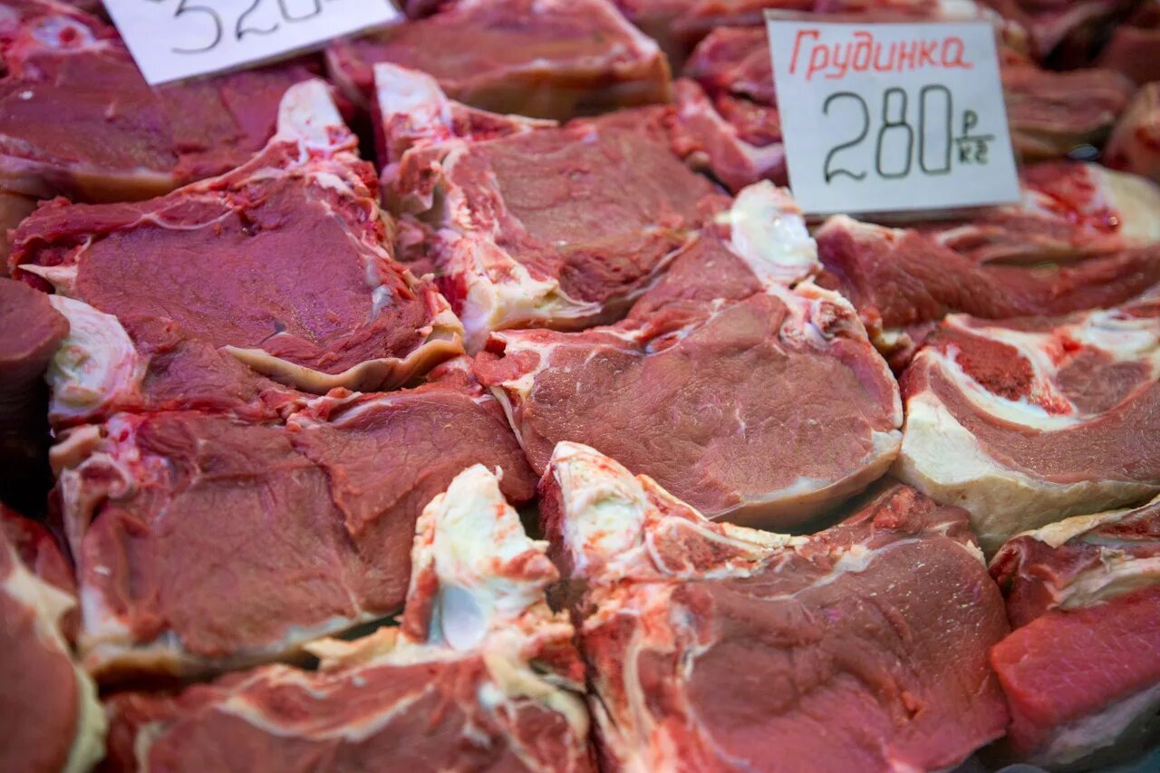10 килограммов мяса. Мясо говядина. Дешевая говядина.
