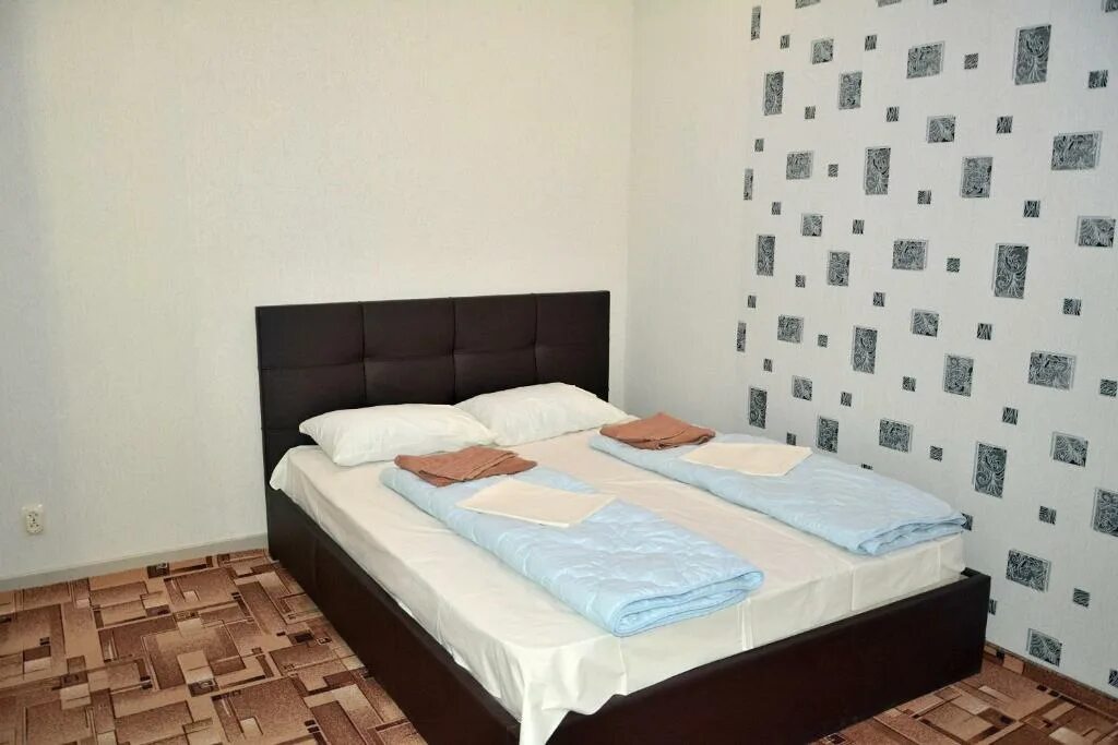 Саквояж из сочи. Саквояж сочи. Отель саквояж сочи. Адлер ленина 146. Волонтерки красная поляна эстонская.