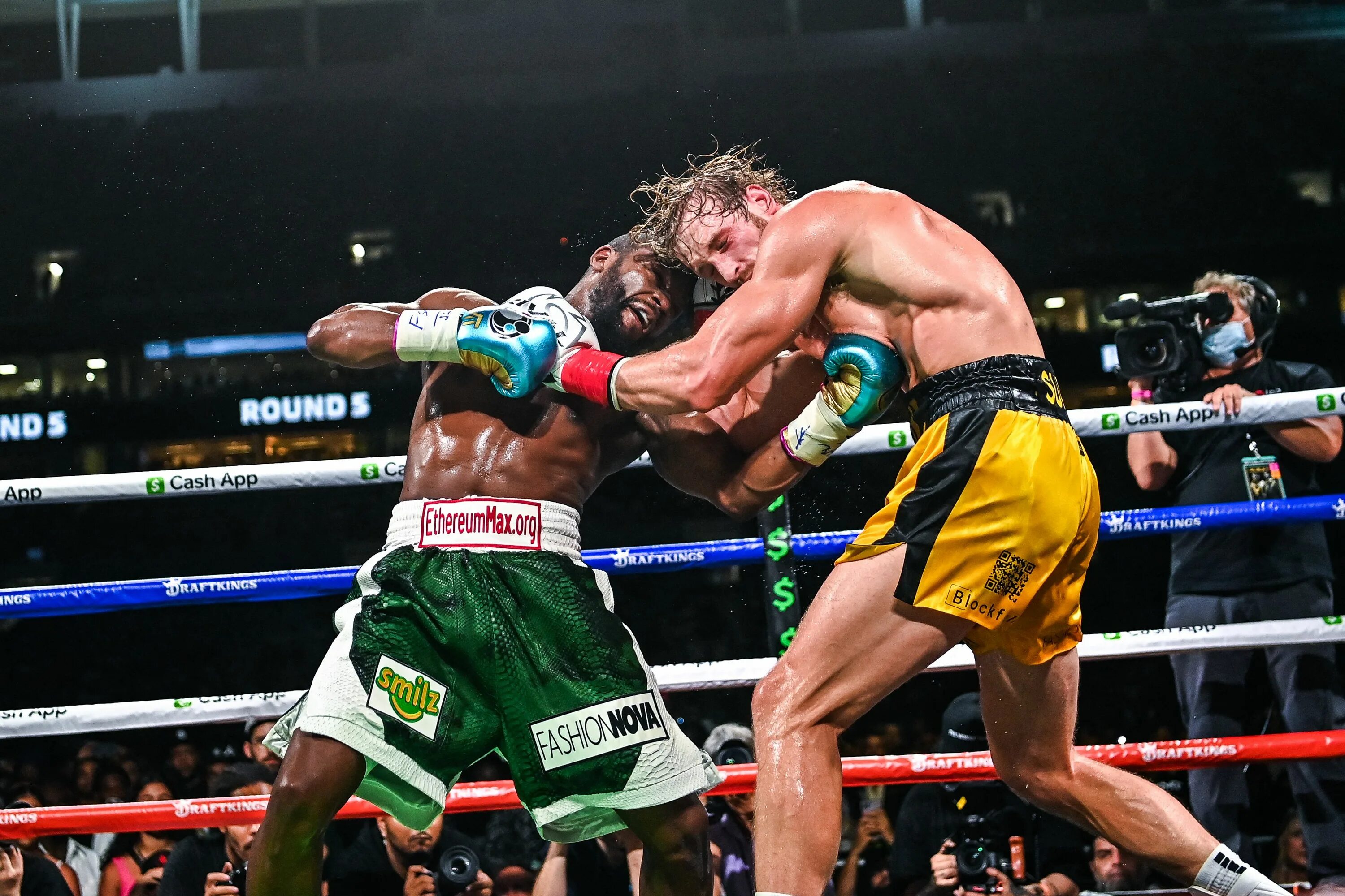 Logan paul floyd mayweather