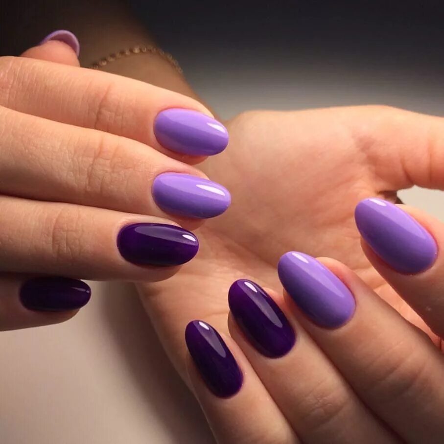Фиолетовый маникюр. Сиреневые ногти. Однотонный маникюр. Фиолетовые ногти. Цвет маникюра на апрель 2024 года