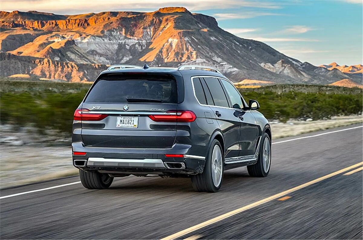 Х 8 е х 7. BMW x7 xdrive40i. BMW x7 семиместный. BMW x7 и BMW x5.