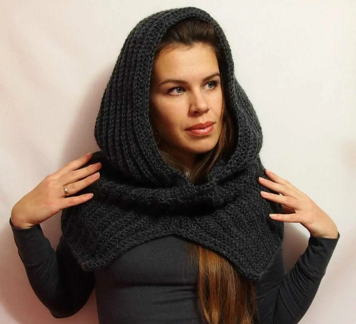 Шарф шапка как называется. Dizzyway капор. Теплая шапка и шарф женский. Шарф снуд труба. Шарф шапка как называется.