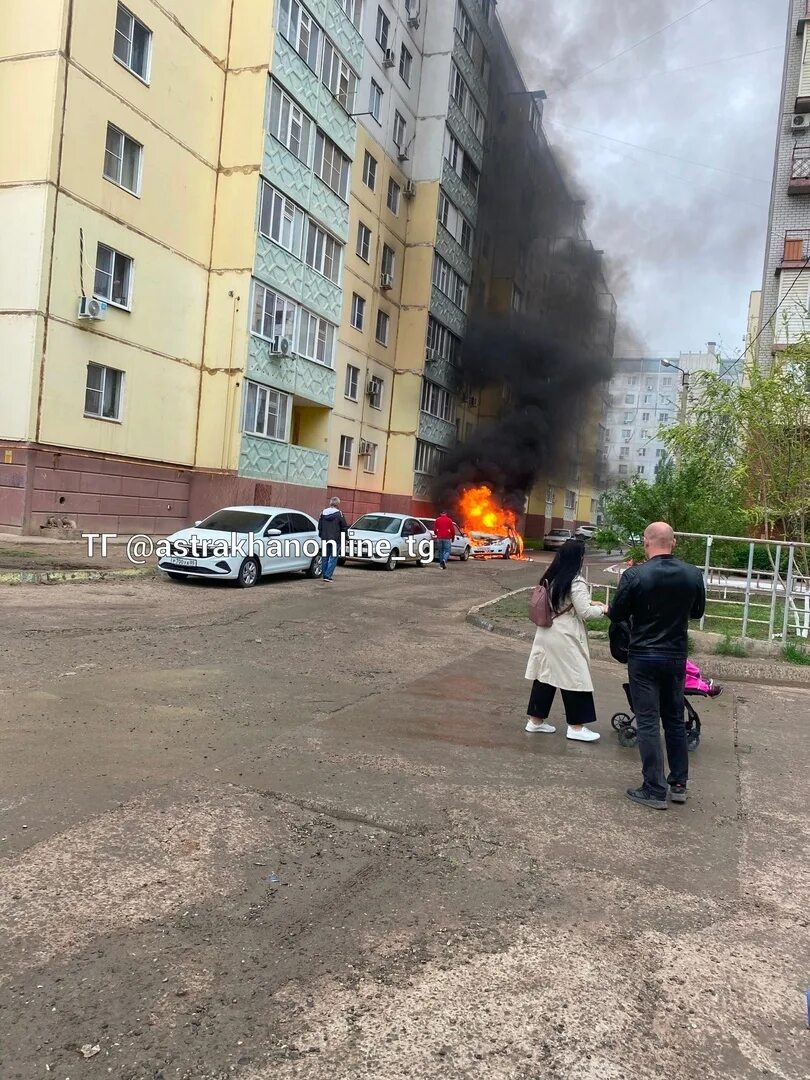 Что случилось сегодня в астрахани. Многоэтажка. Пожар многоэтажки. Российские многоэтажки.