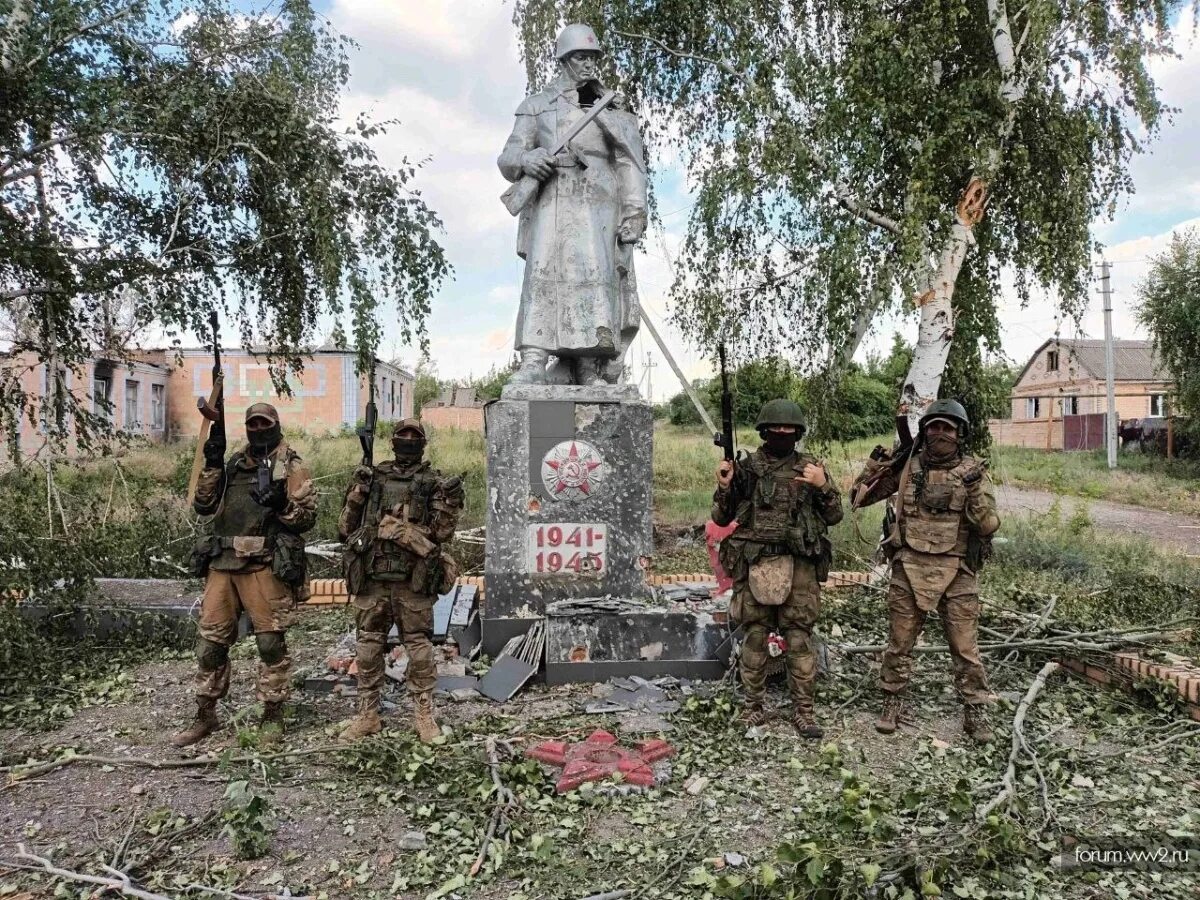 Боец чвк вагнера на украине. Молькино ЧВК Вагнер. Бойцы ЧВК Вагнера на Украине. Бойцы Вагнера на Украине 2022. ЧВК Вагнера бойцы оркестра.