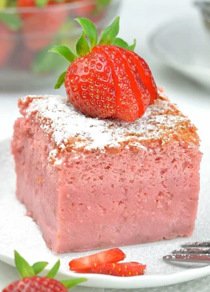 Суфле с клубникой и желатином. Суфле из клубники рецепт. Ягодное суфле. Суфле из клубники рецепт. Земляничное суфле.