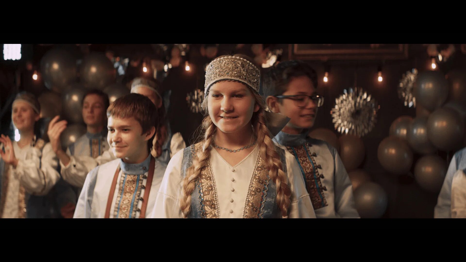 Тайна амулета фильм постер. Тайна амулета. Тайна амулета. Роман коваль ярило фильм тайна амулета. Тайна амулета трейлер.