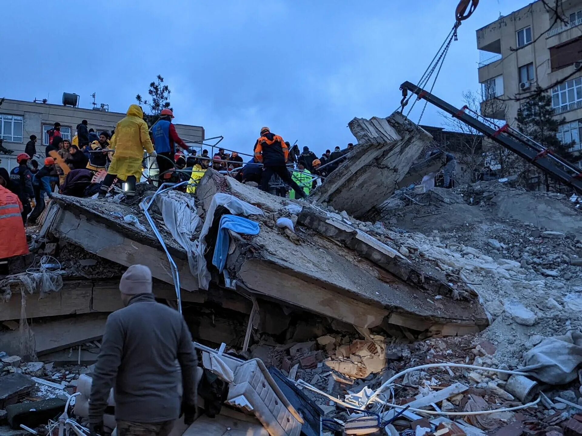 8 землетрясений сегодня. Землетрясение в Турции 2023. Землетрясение сейчас. Турция землетрясение сейчас.