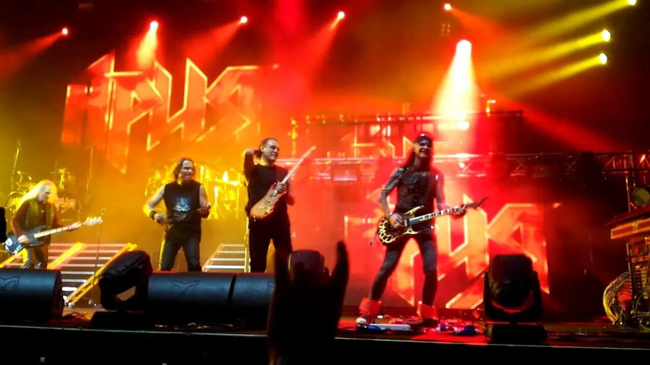 Ария кипелов тореро. Ария нашествие 2001. Кипелов тореро с симфоническим оркестром. Ария 30 лет. Кипелов с короткой стрижкой.