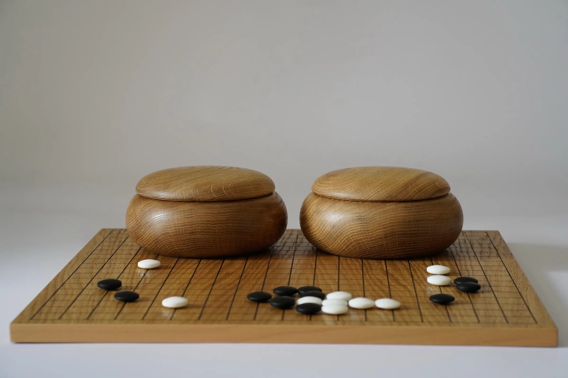 Камни для игры го. Японские шашки рэндзю. игра го. набор для игры в го. стол для игры в го.