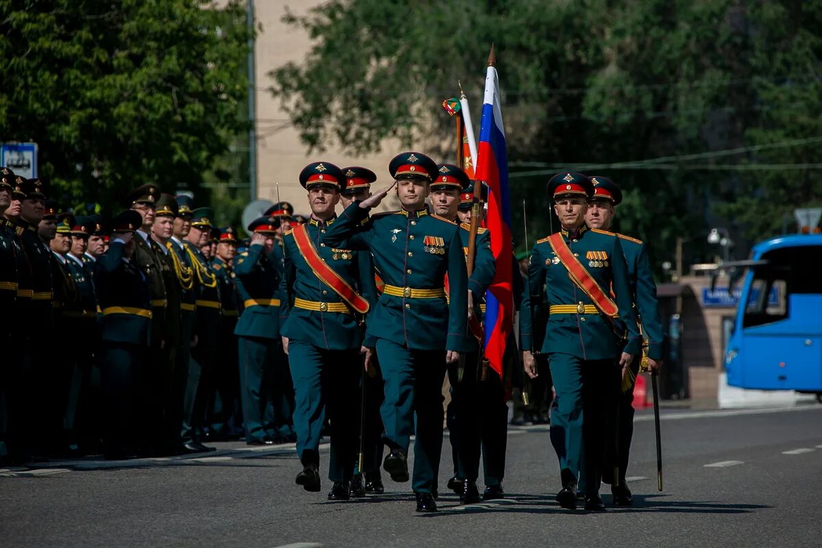 Вс рф красное. Общевойсковая Академия Вооружённых сил Российской Федерации офицеры. Выпуск общевойсковая Академия Вооружённых сил Российской Федерации. Выпуск офицеров общевойсковой Академии вс РФ В Москве состоялся. Выпуск общевойсковой Академии 2021.