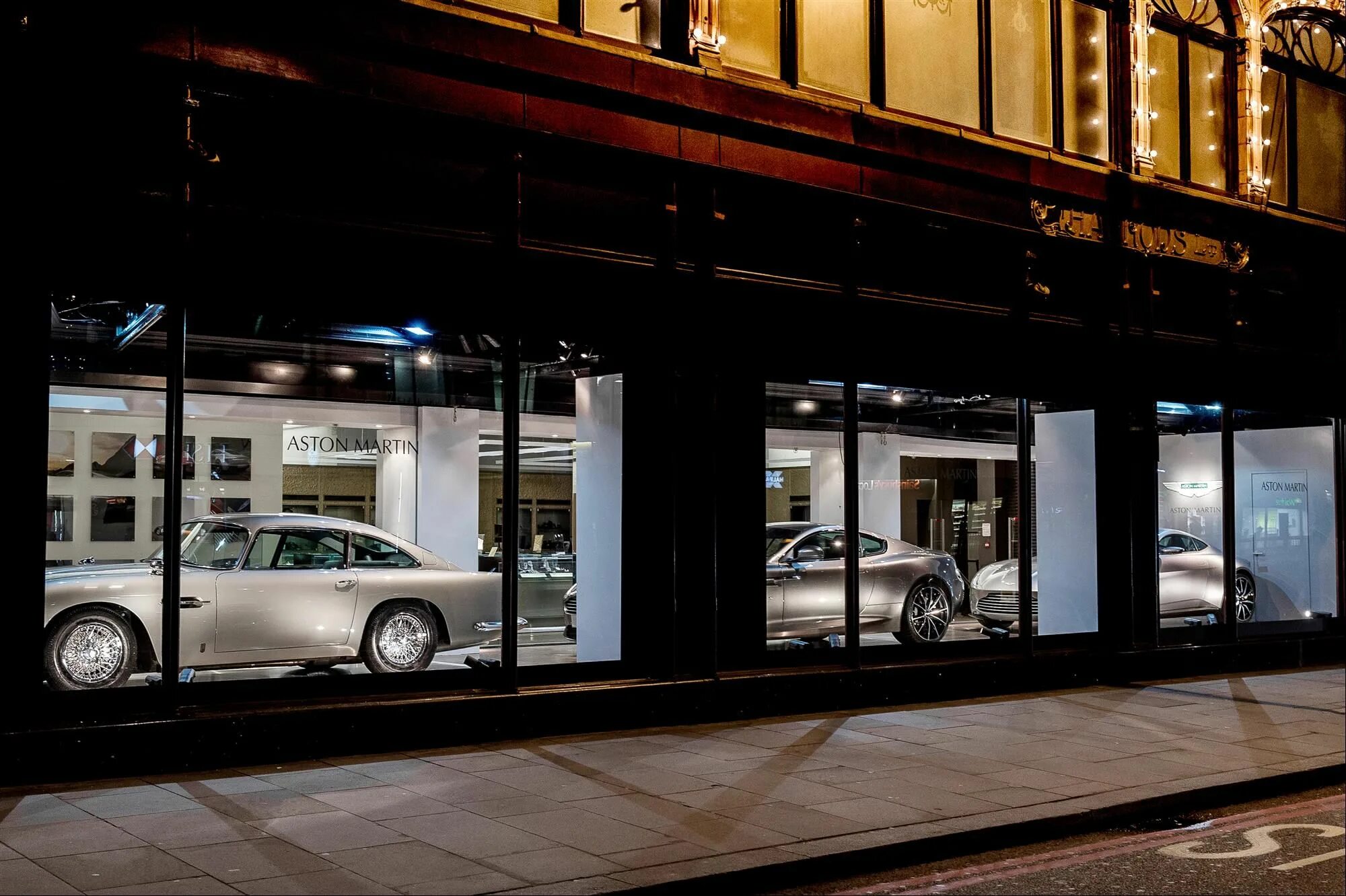 Aston Martin shop. Car shop фасад. Aston Martin Dealer Austin. That is car in the shop