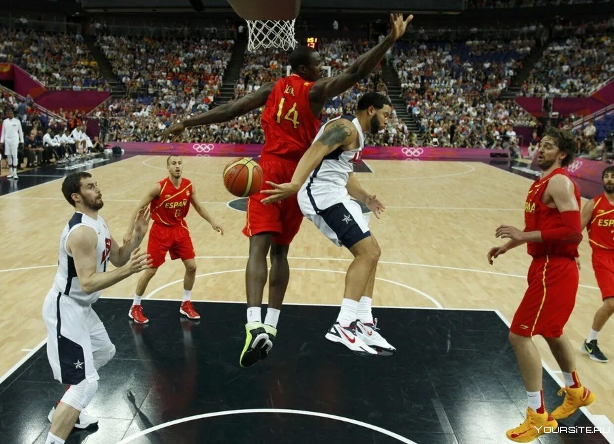 Волна в баскетболе. Керри оуэн баскетболист. Передача мяча в баскетболе. Волна в баскетболе. Прессинг в баскетболе.