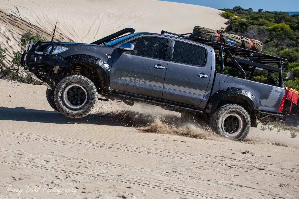 Тюнинг hilux. Toyota hilux 4x4. toyota hilux off road. toyota hilux 4. toyota hilux 4x4 off road.