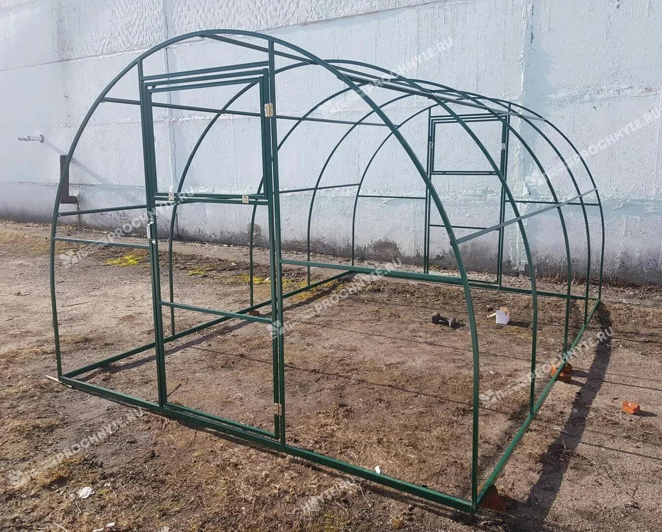 Теплица агросфера титан 6м. Теплица торец. Зашивка торцов теплицы. Теплица арочная из поликарбоната. Торец теплицы из поликарбоната.