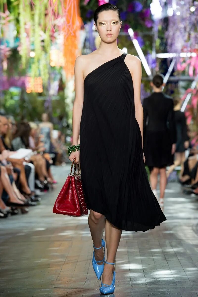 Dior 2014. Платья 2014 кристиан диор. dior ss 2014. christian dior ss 2014. показ диор 2014.