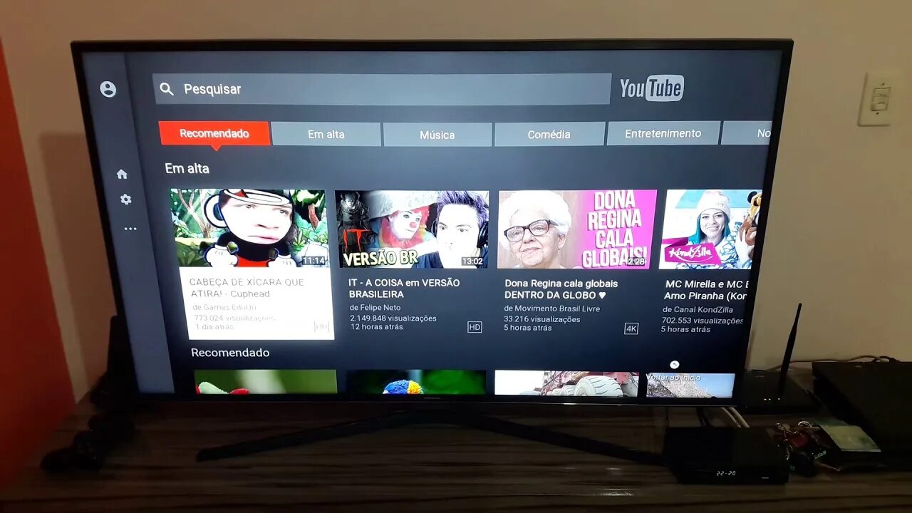 Ютуб смарт ТВ. Youtube на смарт ТВ. Телевизор с ютубом. Телевизор LG Smart TV youtube. Ютуб tv lg