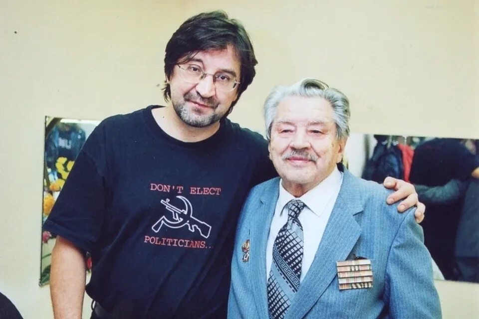 Пётр юрьевич шевчук. Юрий шевчук в детстве с родителями. Юлиан сосфенович шевчук. Фёдор юрьевич шевчук. Юлиан сосфенович шевчук.