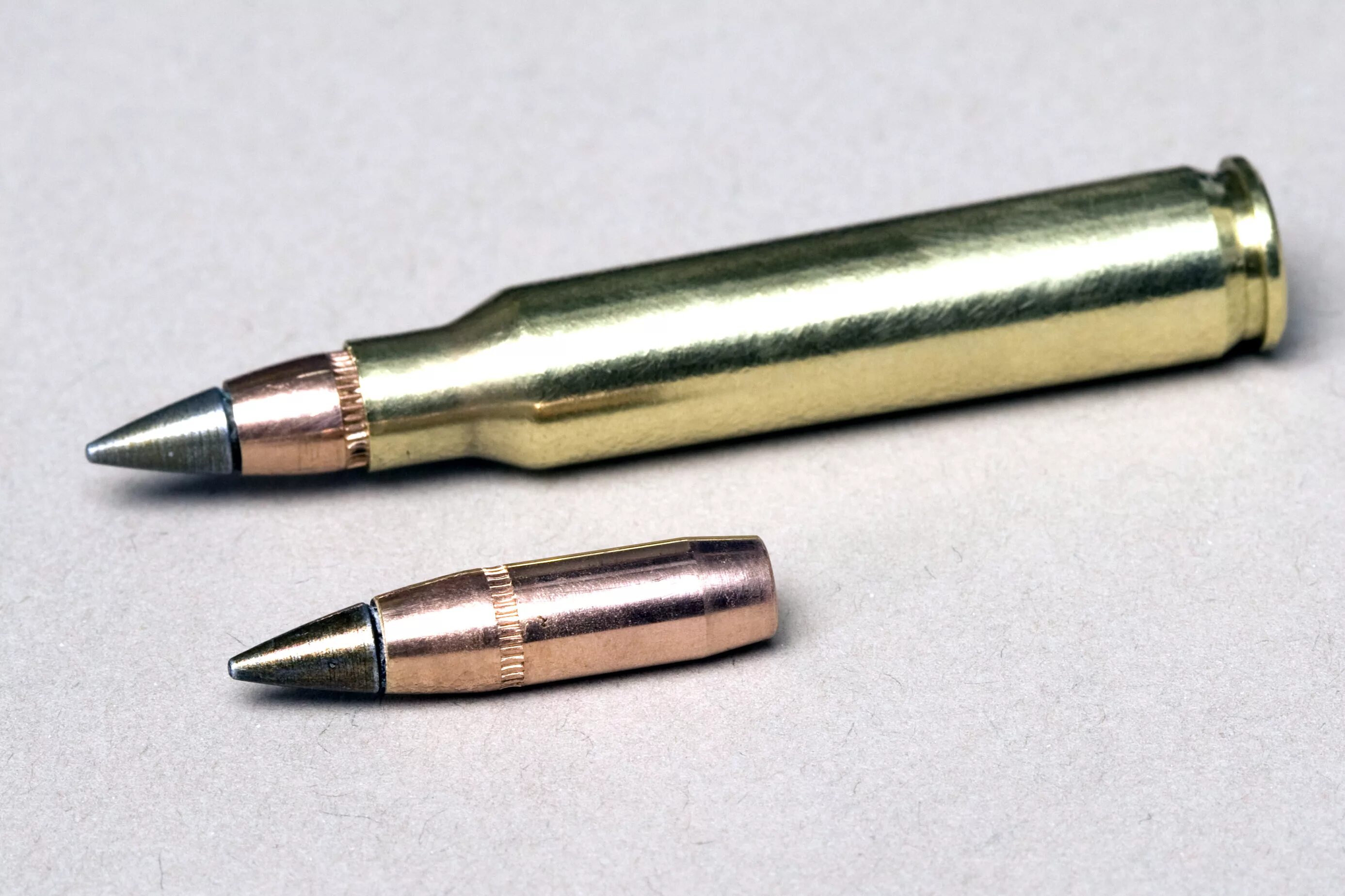 5.56 Пуля и патрон. M855a1 5.56. 5,56 × 45 мм НАТО патроны. M855a1 патрон.