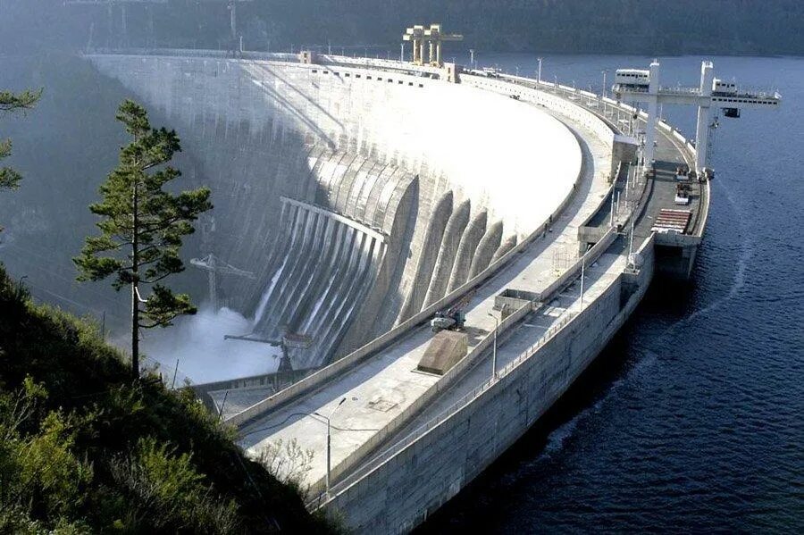 В какой стране крупнейшая гэс. Плотина Саяно-Шушенской ГЭС. Саяно-Шушенская ГЭС водохранилище. Гидрогенератор Саяно Шушенской ГЭС. Саяно Шушенская ГЭС 3д.